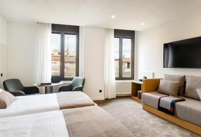 Полулюкс, Peninsular