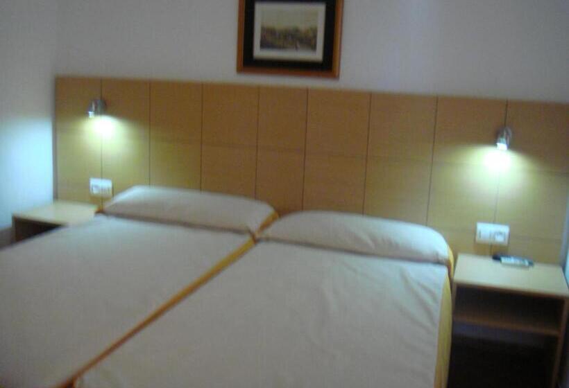 غرفة قياسية ثلاثية, Sacratif