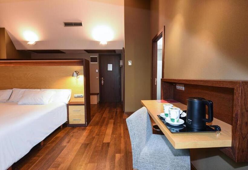 Полулюкс, Sommos Hotel Aneto