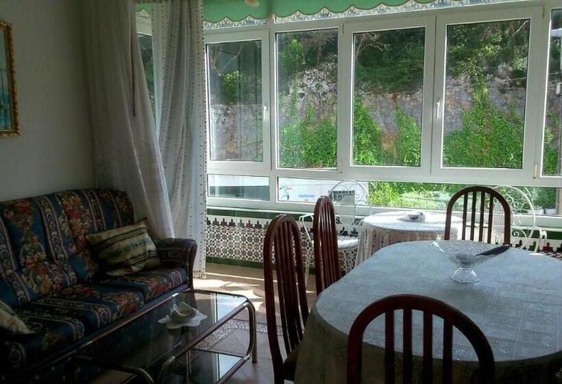 4间卧室的房子, Villa