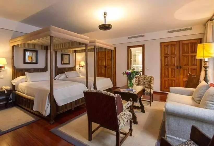 سوییت جونیور, Parador De Santiago Hostal Reis Catolicos