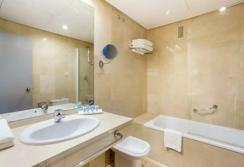 اتاق استاندارد, B&b Hotel Cartagena Cartagonova