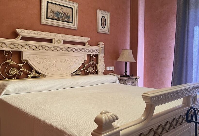 جناح, Hospedium Hotel Twist