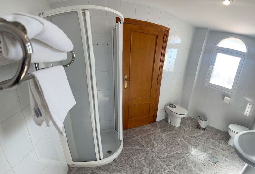 غرفة قياسية ثلاثية, Hospedium Hotel Twist