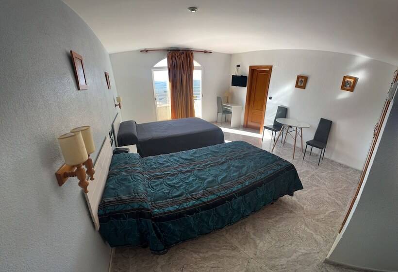 غرفة قياسية ثلاثية, Hospedium Hotel Twist