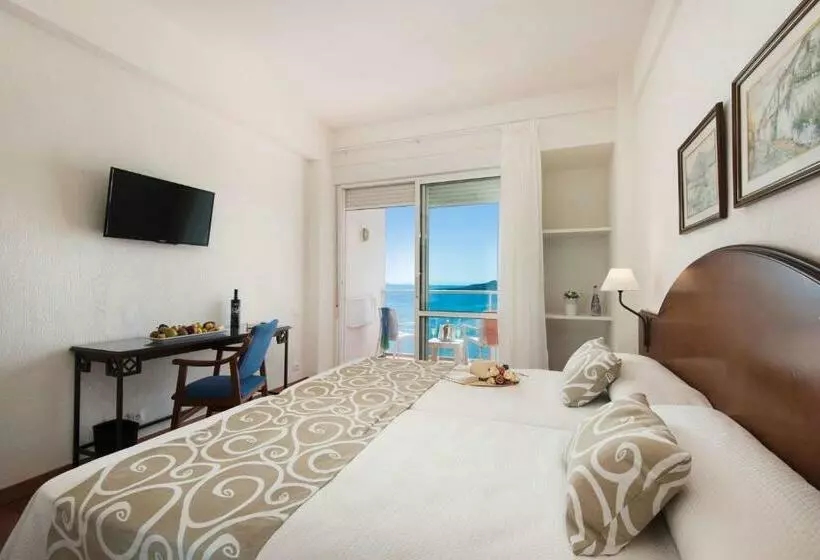 اتاق استاندارد با چشمانداز دریا, Aluasun Doblemar