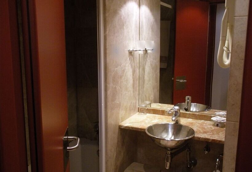 اتاق استاندارد یک نفره, Anaco