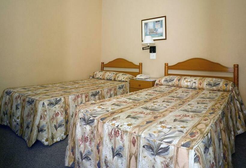 غرفة عائلية, Balneario de Archena  Hotel León