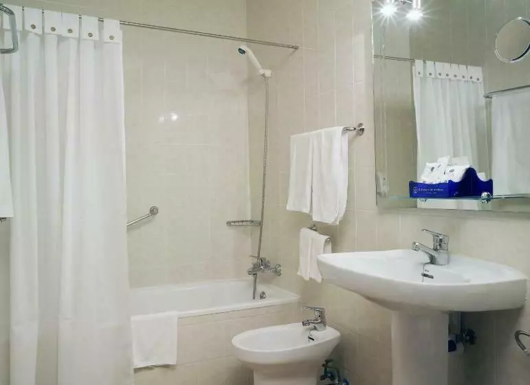 اتاق خانوادگی, Balneario de Archena  Hotel León