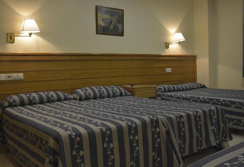 اتاق استاندارد سه نفره, Casa Emilio