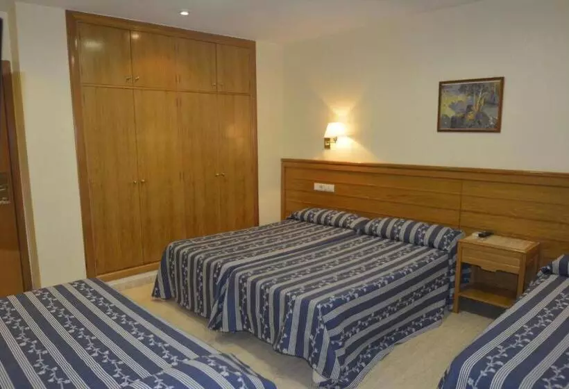 اتاق استاندارد چهار تخته, Casa Emilio