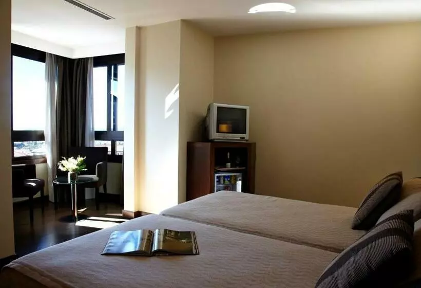 سوییت جونیور, Coia De Vigo