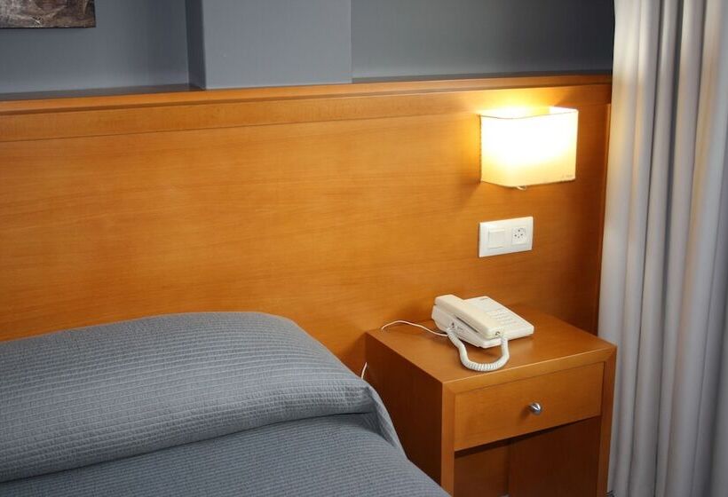 اتاق استاندارد, Combarro