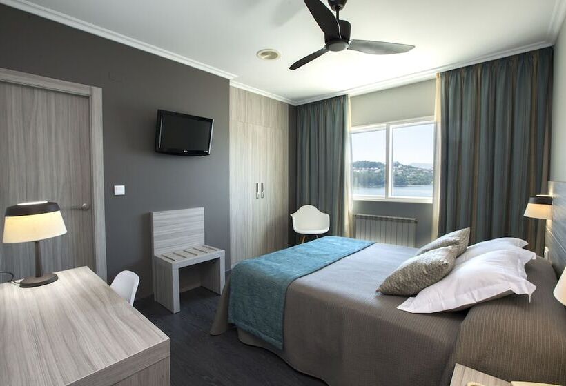 اتاق سوپریور, Combarro