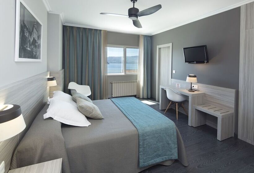 اتاق سوپریور, Combarro