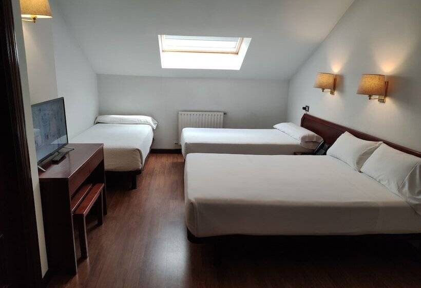 غرفة قياسية ثلاثية, Compostela Vigo