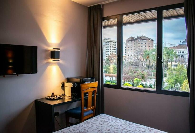 غرفة قياسية, Condestable Iranzo