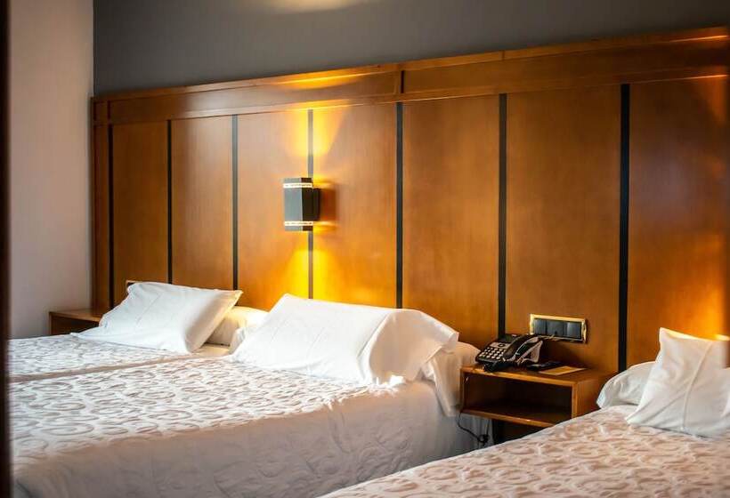 غرفة قياسية ثلاثية, Condestable Iranzo