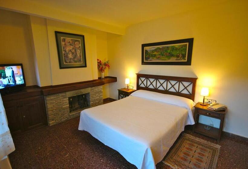 高级大房间, Els Puis