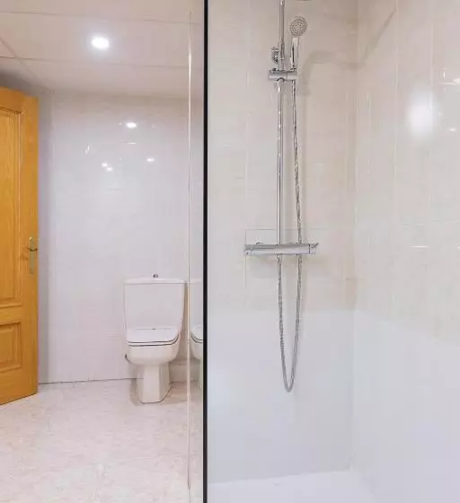 Chambre en Attique, Eth Solan & Spa