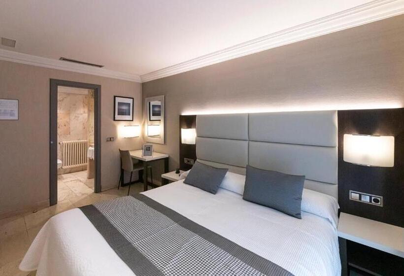 Номер Стандарт с Балконом, Habitus Hotel Europa