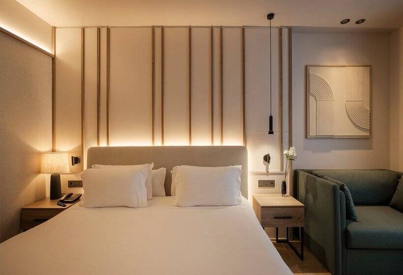 Номер Superior, H10 Puerta de Alcalá