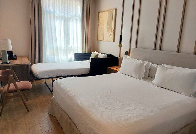 Номер Superior, H10 Puerta de Alcalá