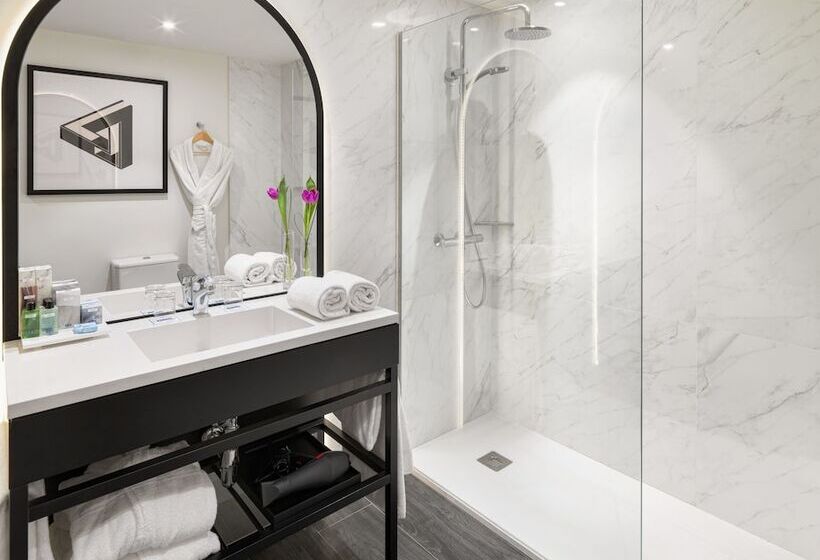 Номер Superior, H10 Puerta de Alcalá