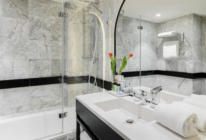 Номер Superior, H10 Puerta de Alcalá