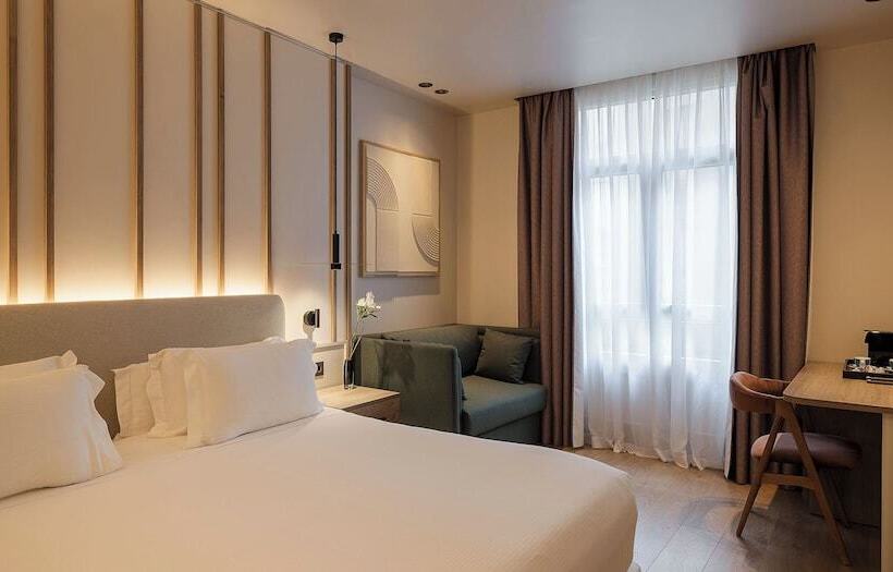 Номер Superior, H10 Puerta de Alcalá