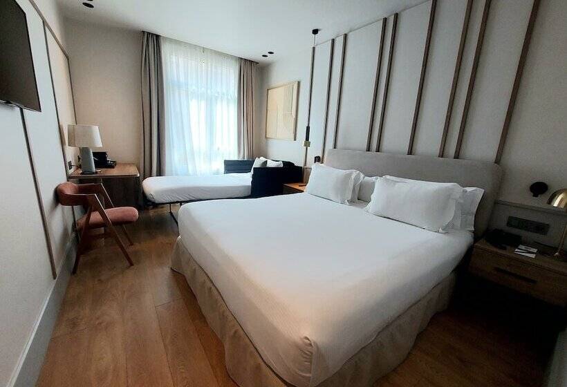 Номер Superior, H10 Puerta de Alcalá