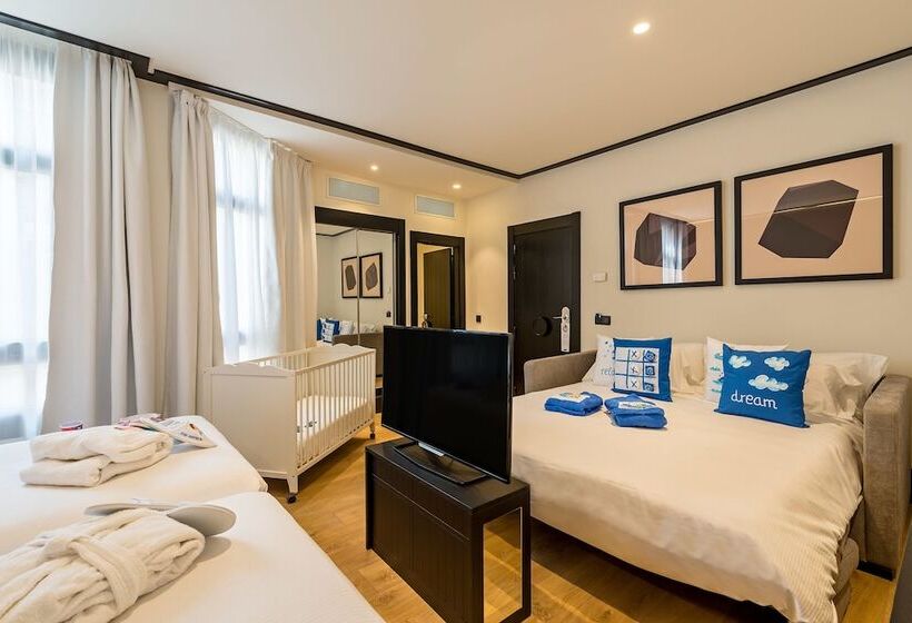 Номер Superior, H10 Puerta de Alcalá