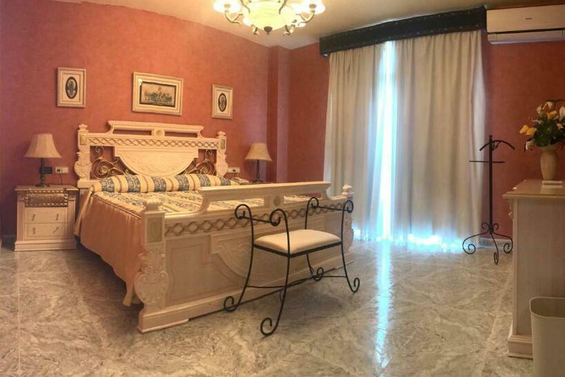 جناح, Hospedium Hotel Twist