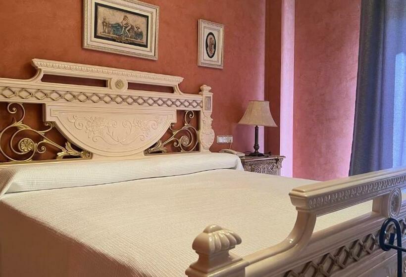 جناح, Hospedium Hotel Twist