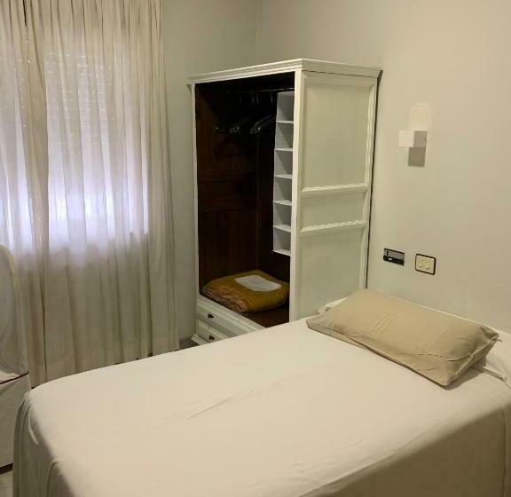 스탠다드 싱글 룸, Los Olmos