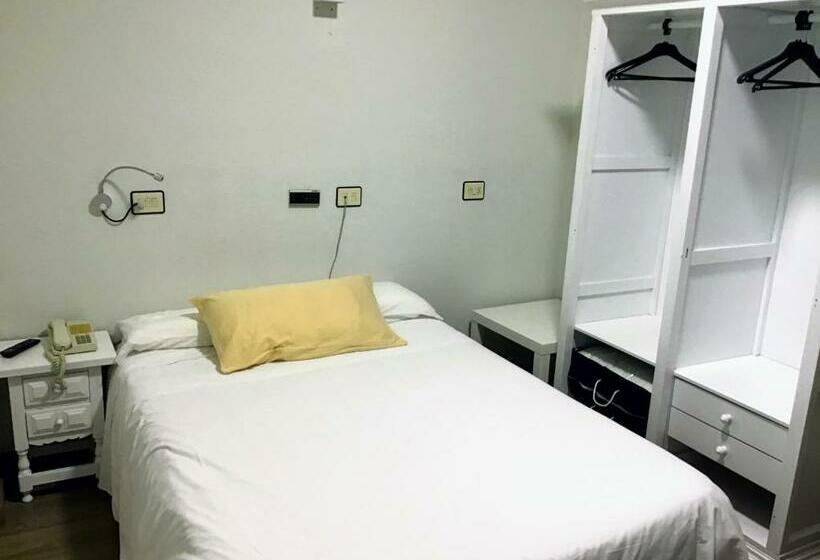 스탠다드 싱글 룸, Los Olmos