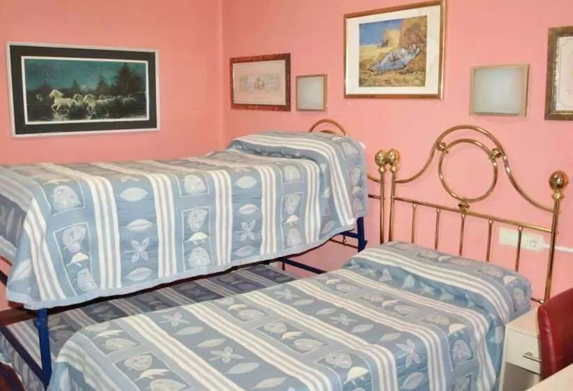 Standard Trippelrum, Mur