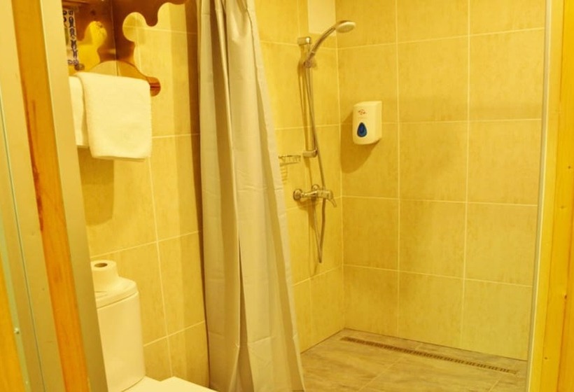 اتاق استاندارد چهار تخته, Mur
