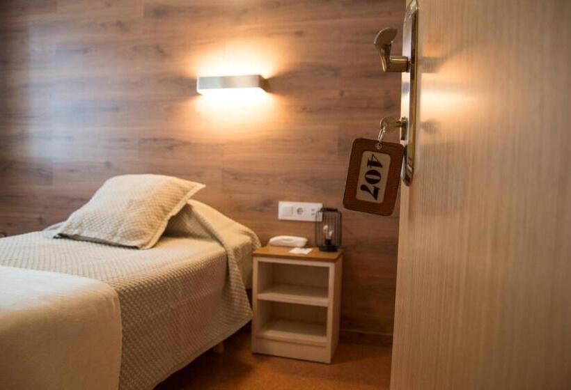 اتاق استاندارد یک نفره, Nadal