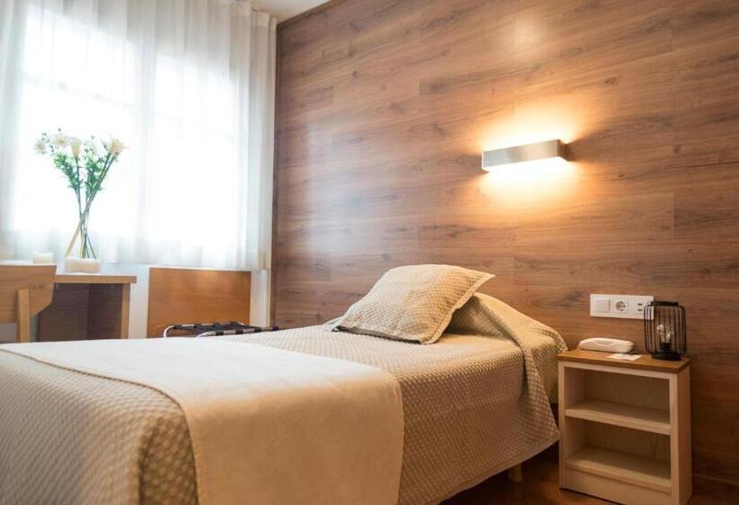 اتاق استاندارد یک نفره, Nadal