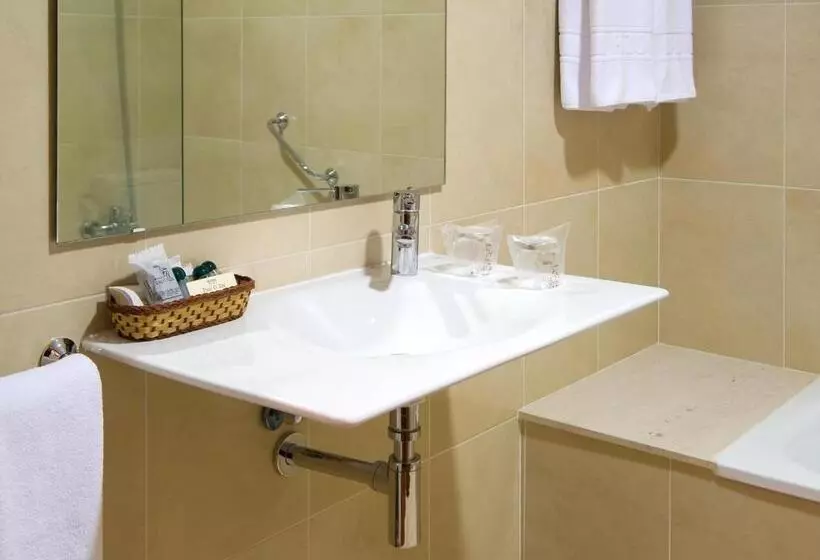 اتاق استاندارد چهار تخته, Pazo O Rial