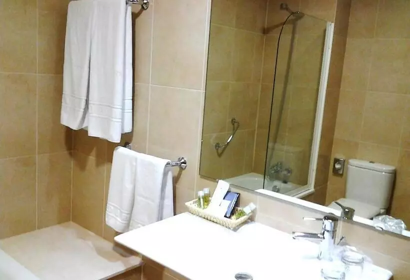 اتاق استاندارد چهار تخته, Pazo O Rial