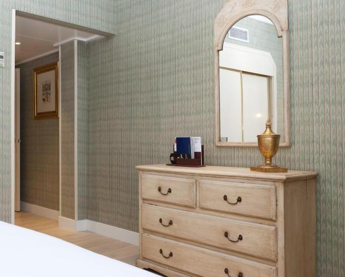 주니어 스위트, Praga