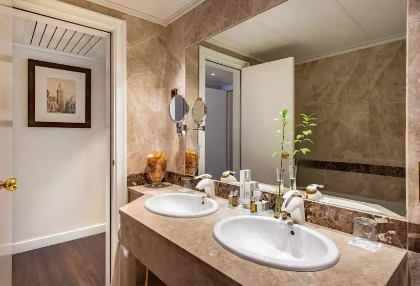 Suite Junior, Praga