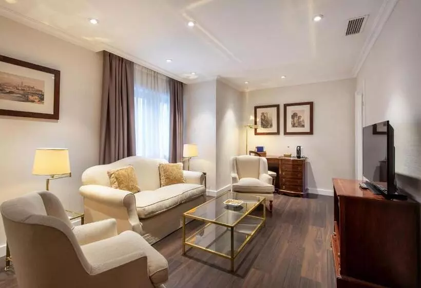 Suite Junior, Praga