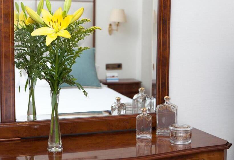 주니어 스위트, Praga