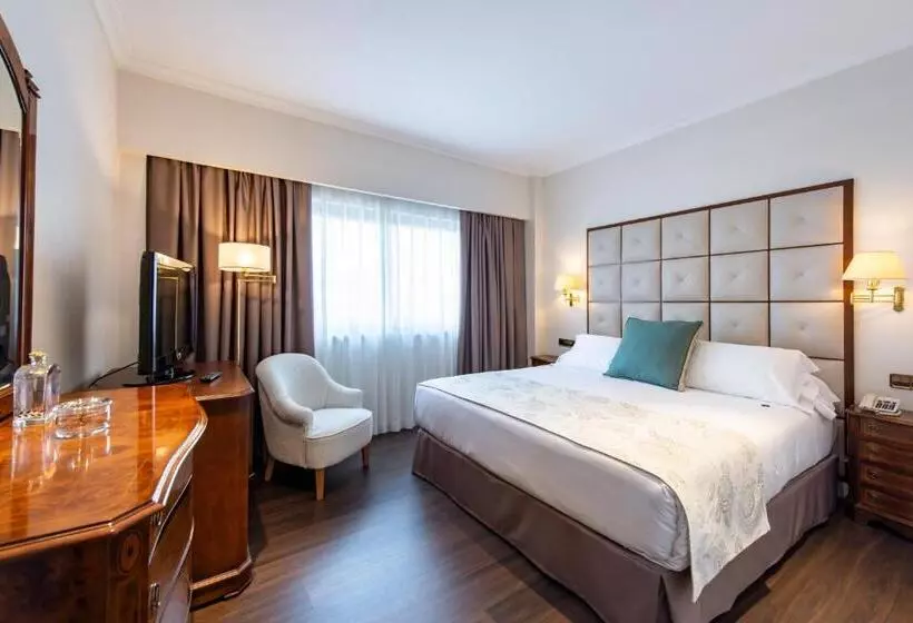 Suite Junior, Praga