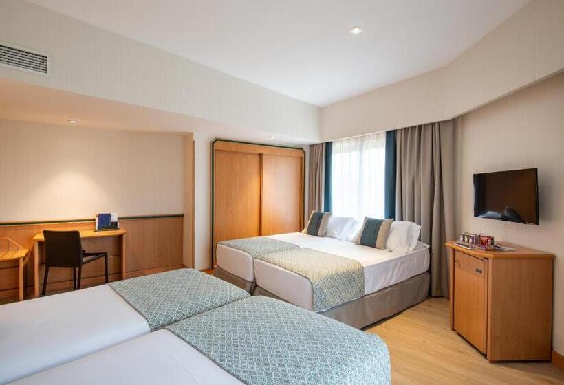 패밀리 룸, Praga