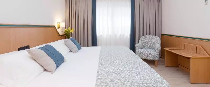 Quarto superior, Praga