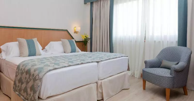 Quarto superior, Praga